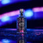 4711 Remix Electric Night vor dunklem Hintergrund